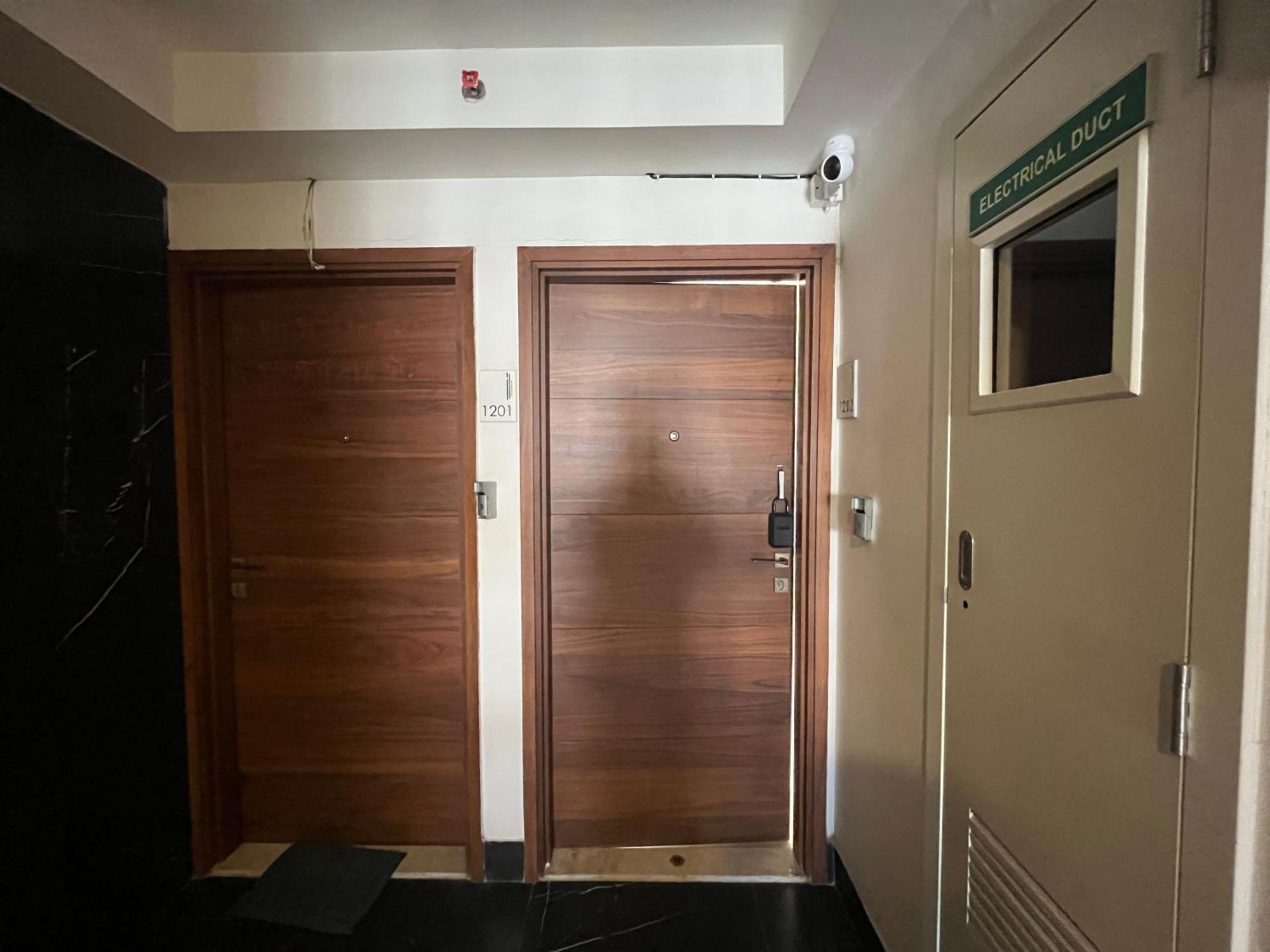 Ov Premium Bkc - Kurla Apartment *