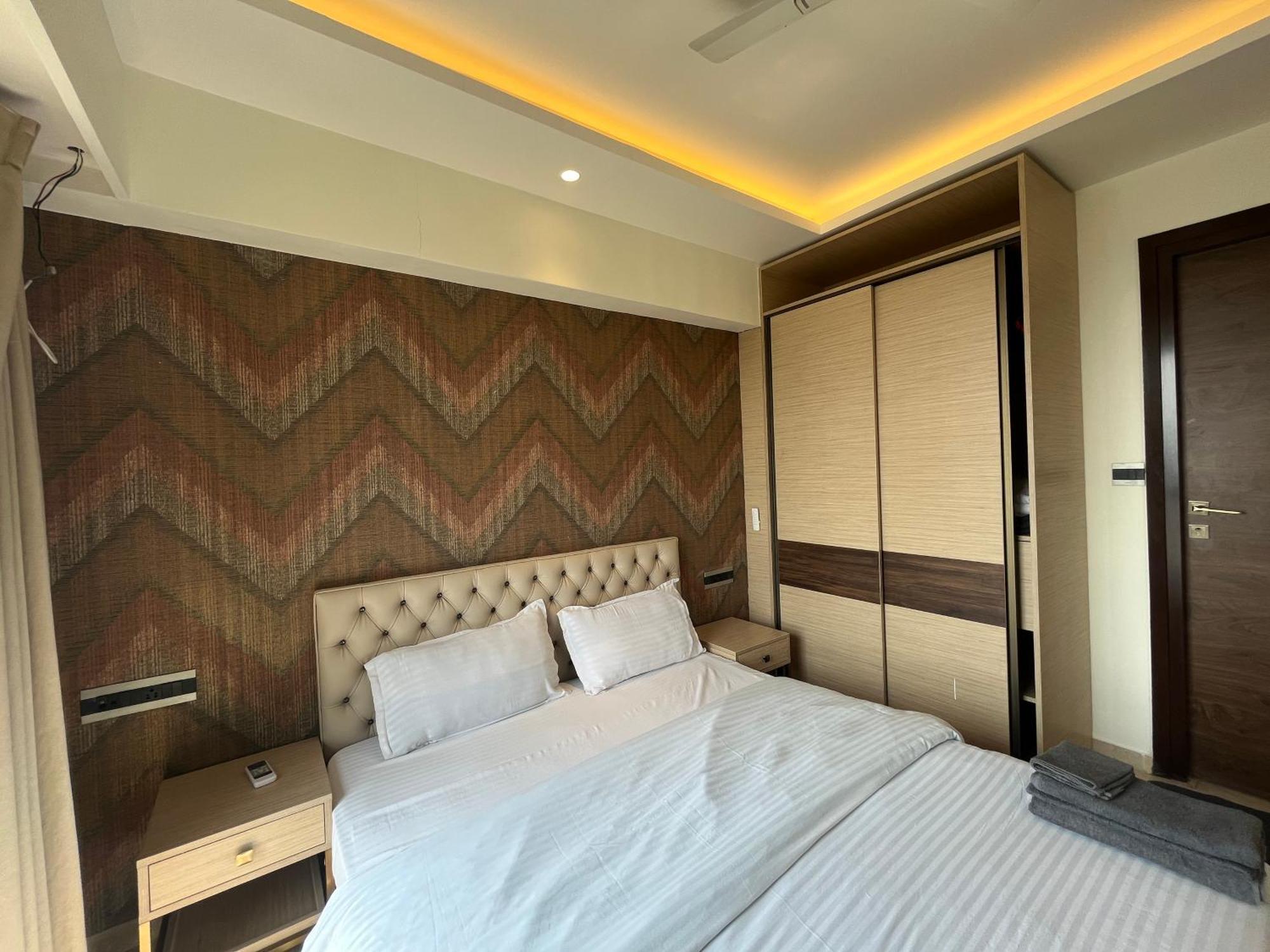 Apartment Ov Premium Bkc - Kurla Mumbai