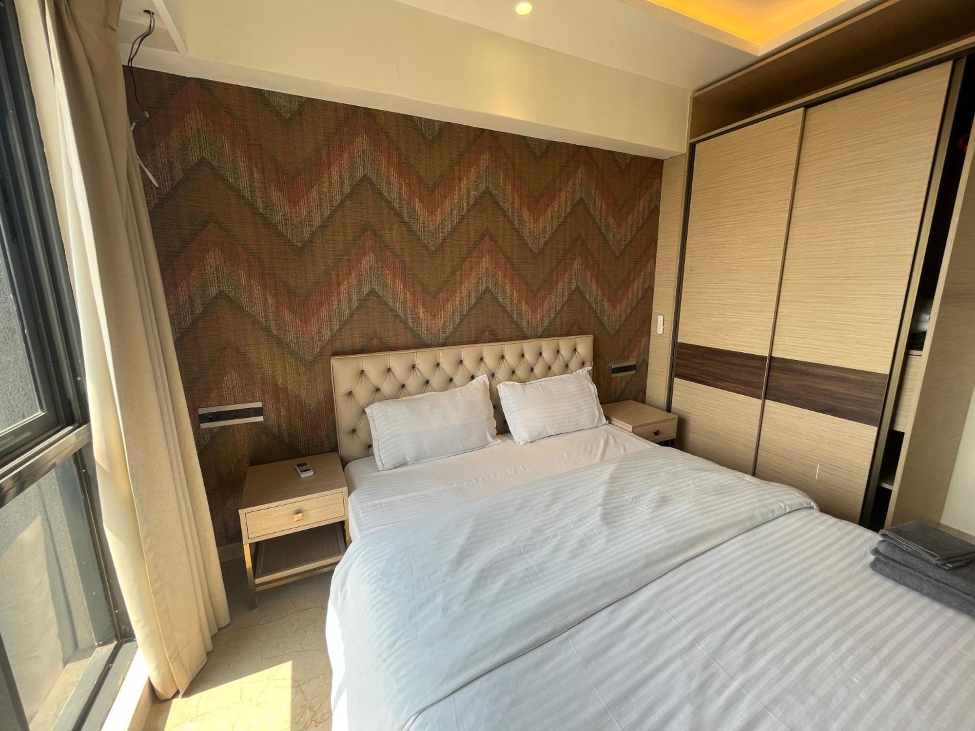 Apartment Ov Premium Bkc - Kurla Mumbai