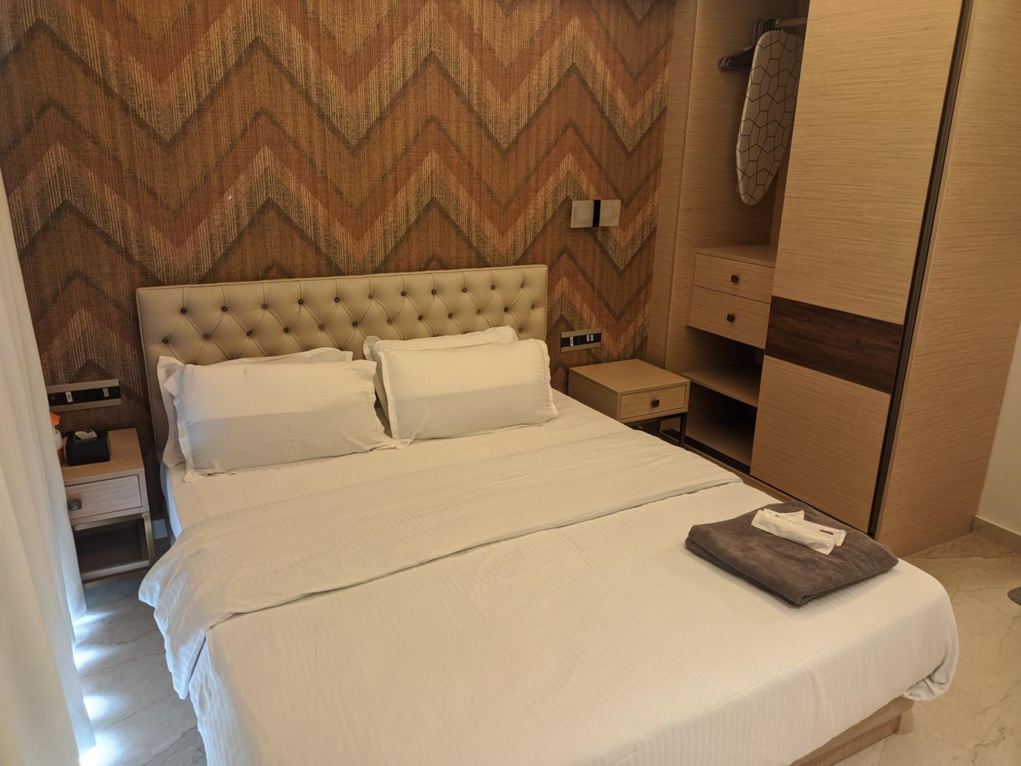 Ov Premium Bkc - Kurla